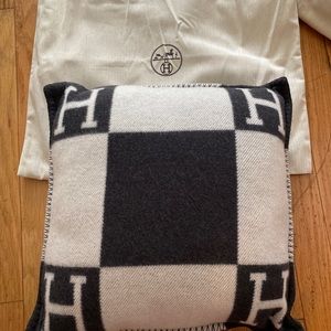 Hermes avalon cashmere pillow cushions black